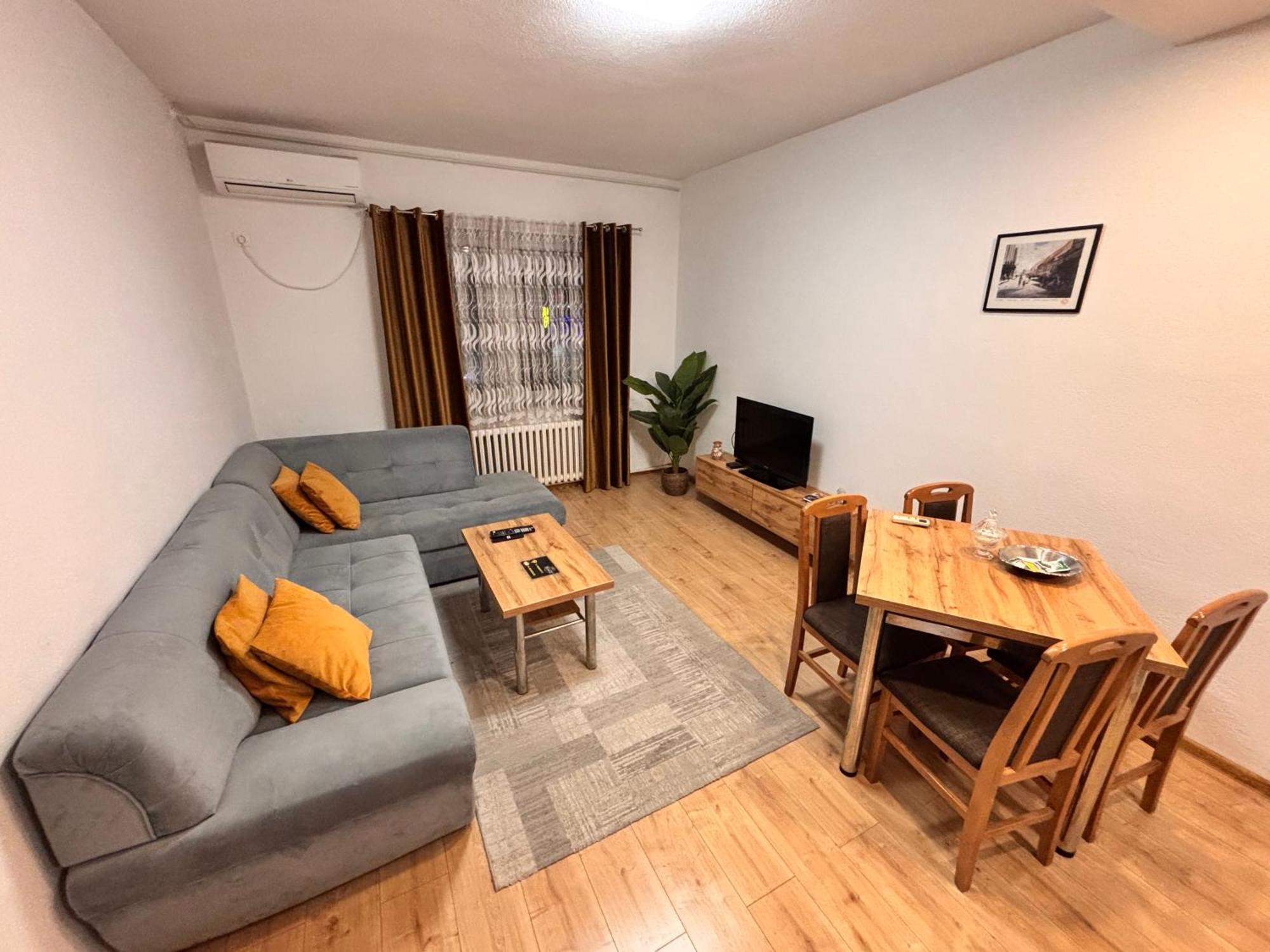 バニャ・ルカR-Residency Llアパートメント エクステリア 写真